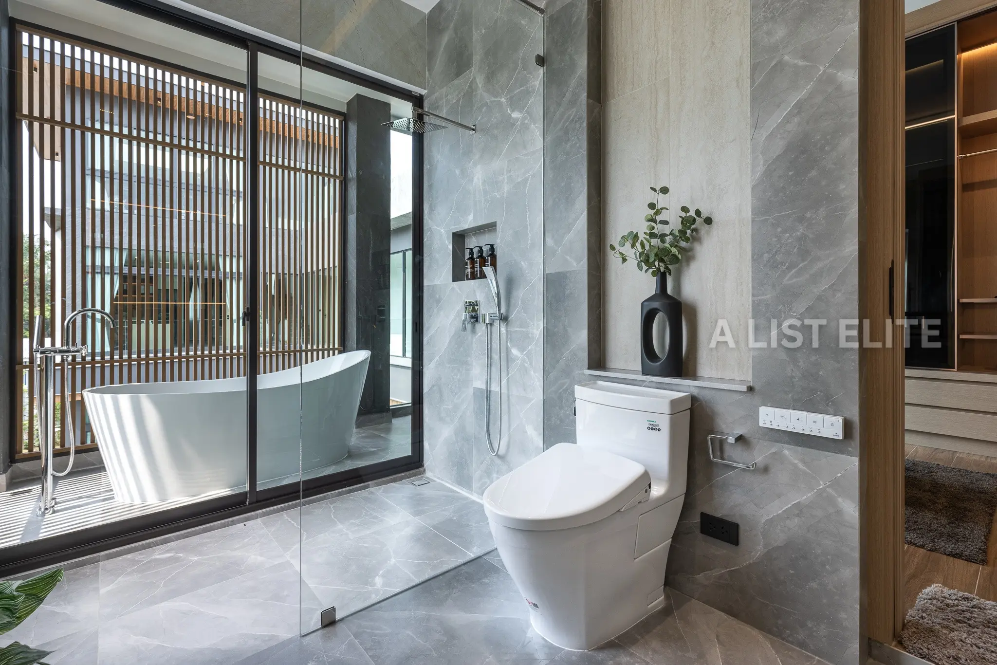 705 sqm 6 Bedroom 6 Bathroom in The Sylva Pattaya (Villa Heaven A)