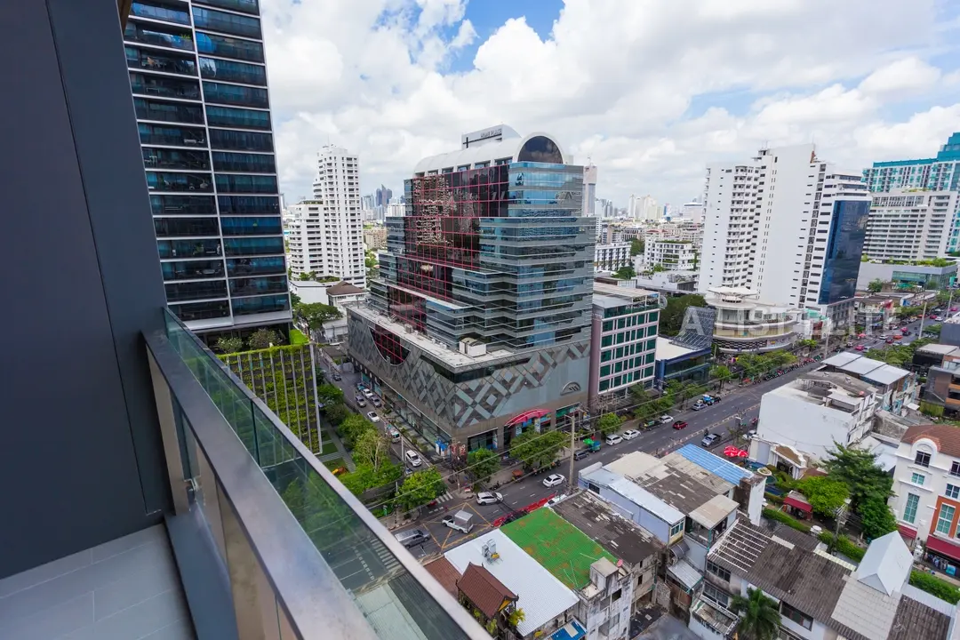 Condo Khun by Y00