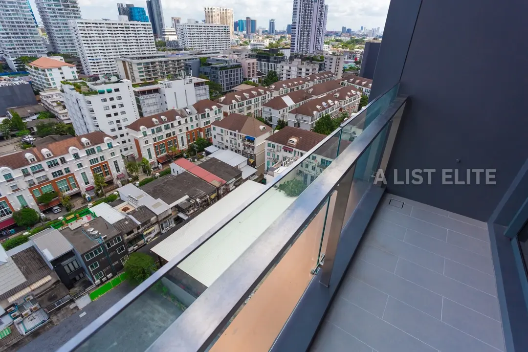 Condo Khun by Y00