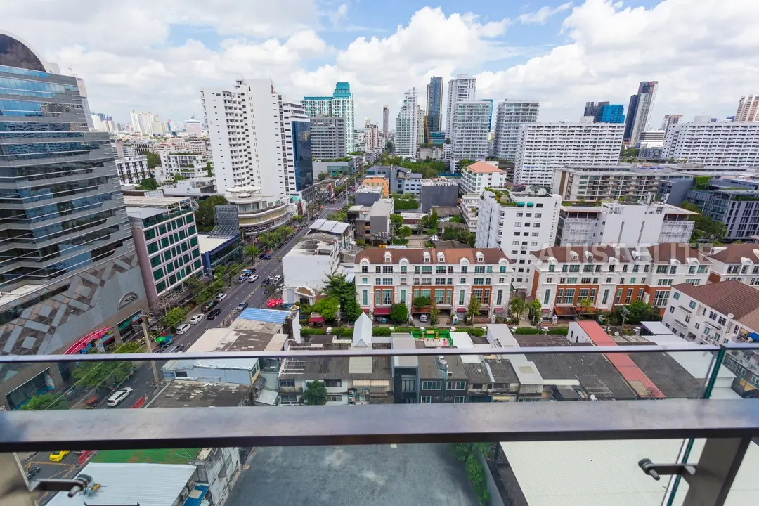 Condo Khun by Y00