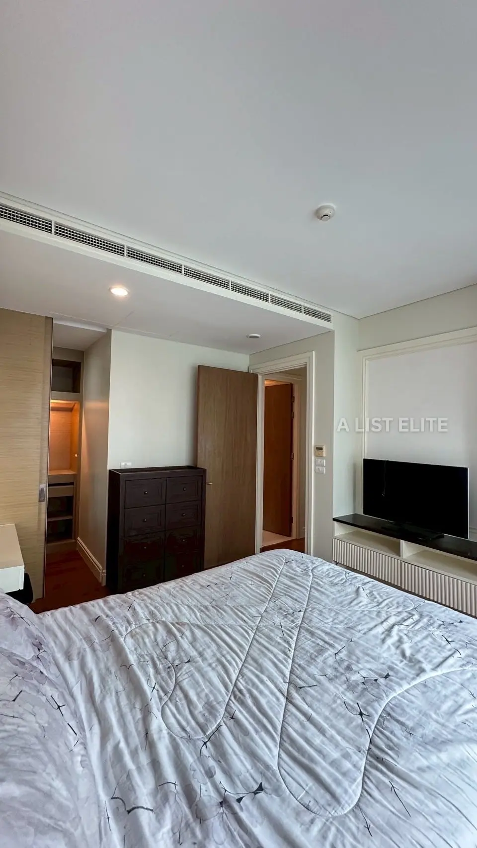 Bright Sukhumvit 24