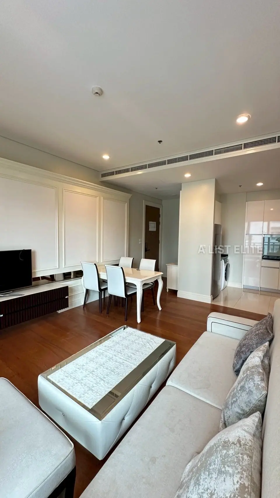 Bright Sukhumvit 24