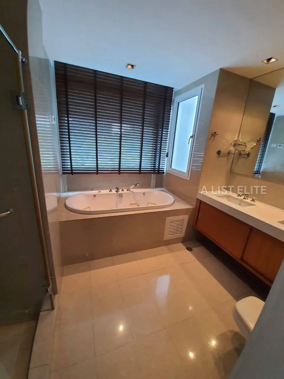 Condo Athenee Residence