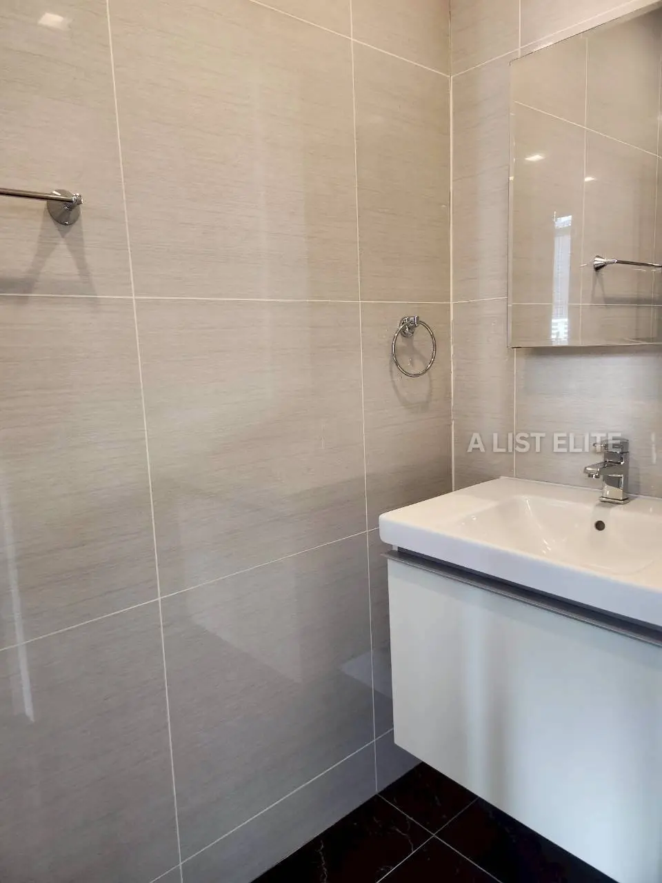 Condo Park Origin Phrom Phong