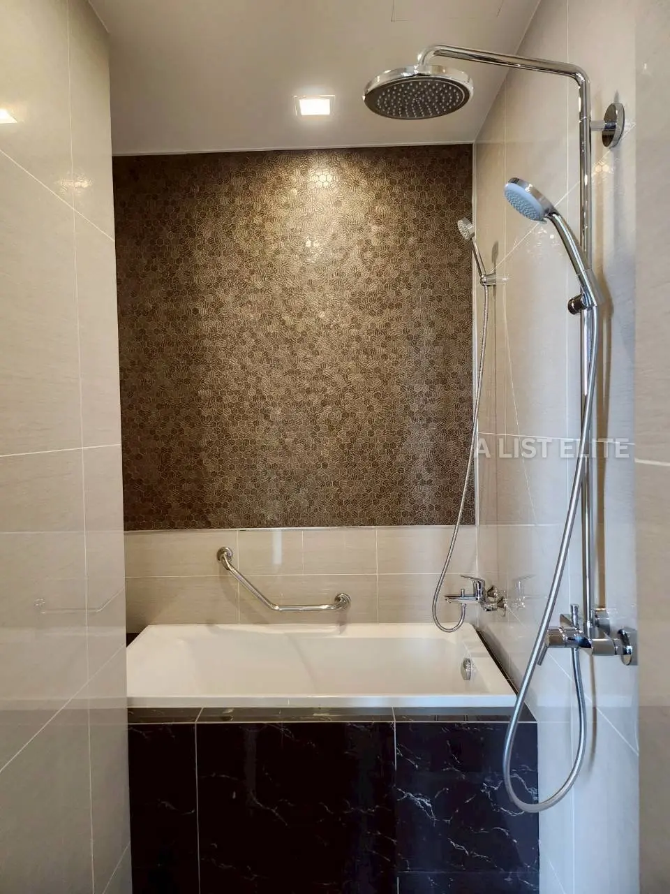 Condo Park Origin Phrom Phong