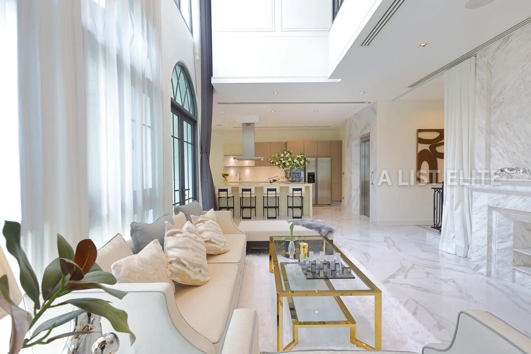 Luxury House in Ekkamai
