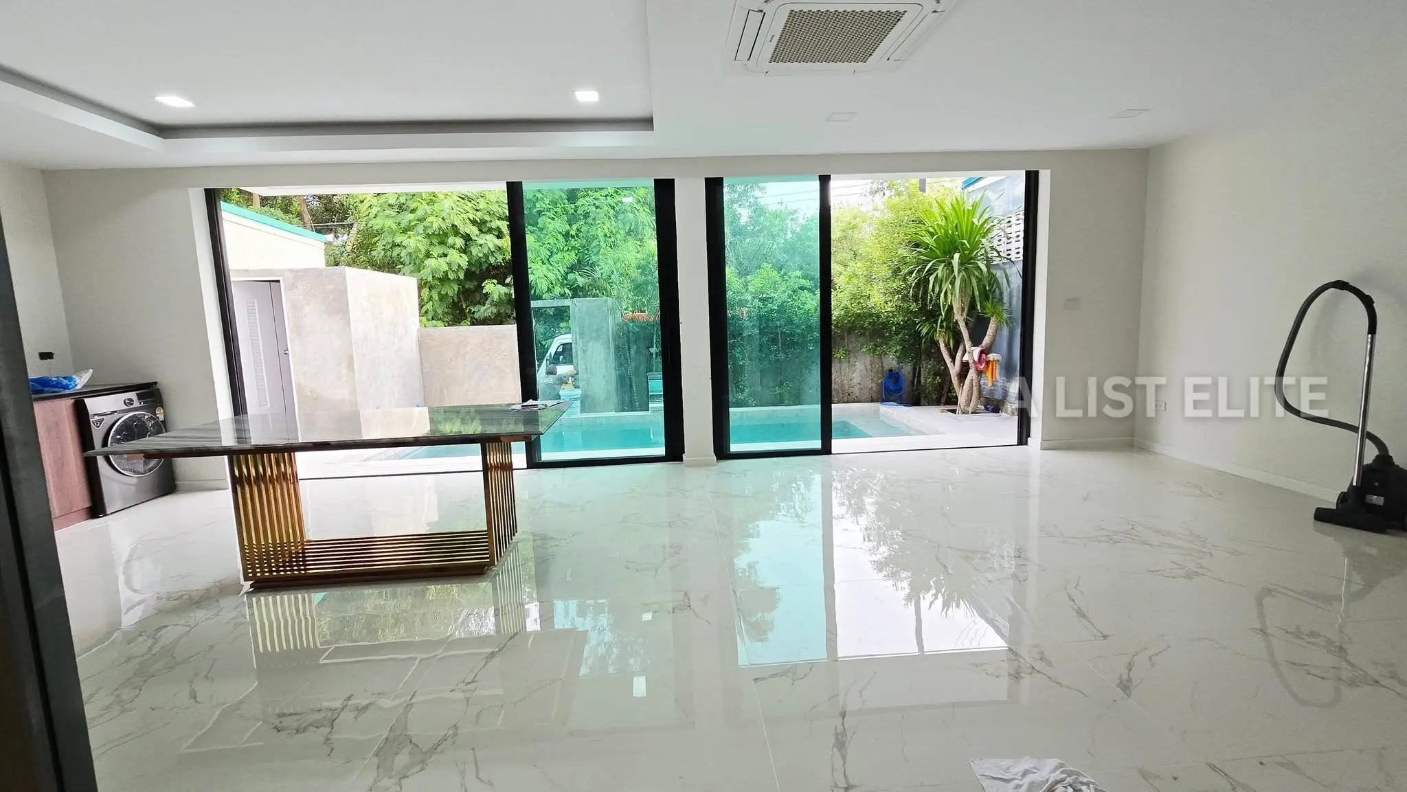 Single House with Private Swimming Pool, Huay Yai.
