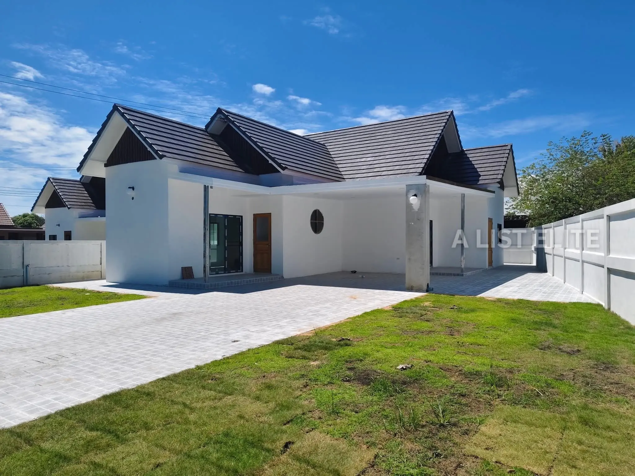 Detached House Near Takhian Tia Subdistrict Municipality Office.