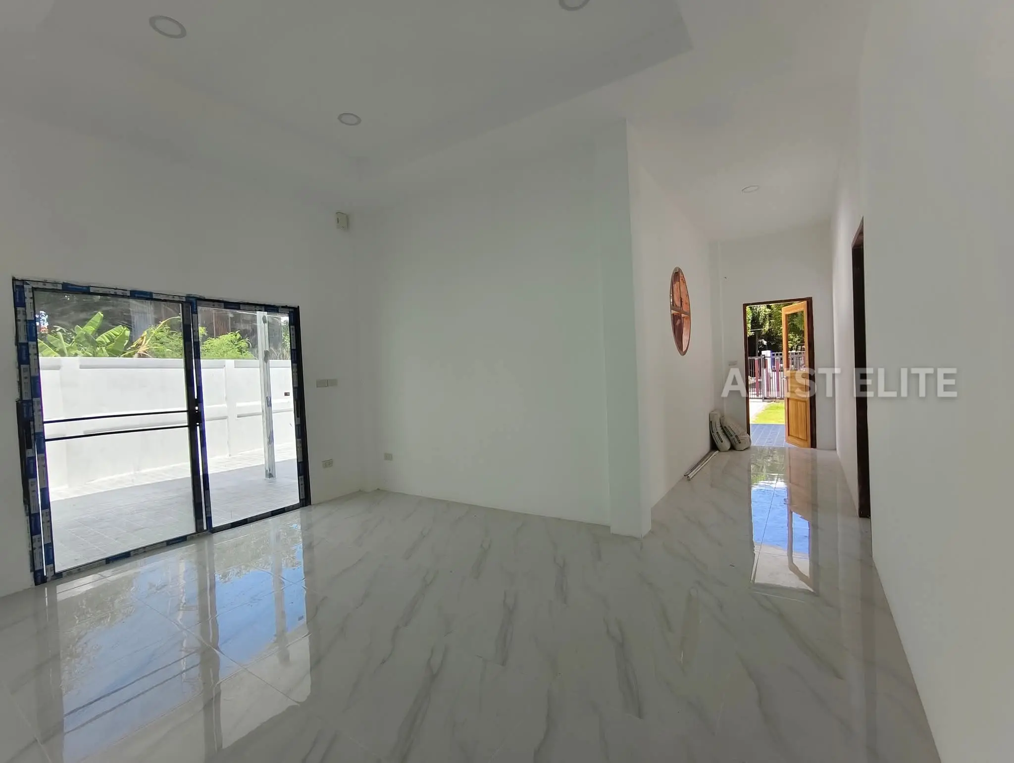 Detached House Near Takhian Tia Subdistrict Municipality Office.
