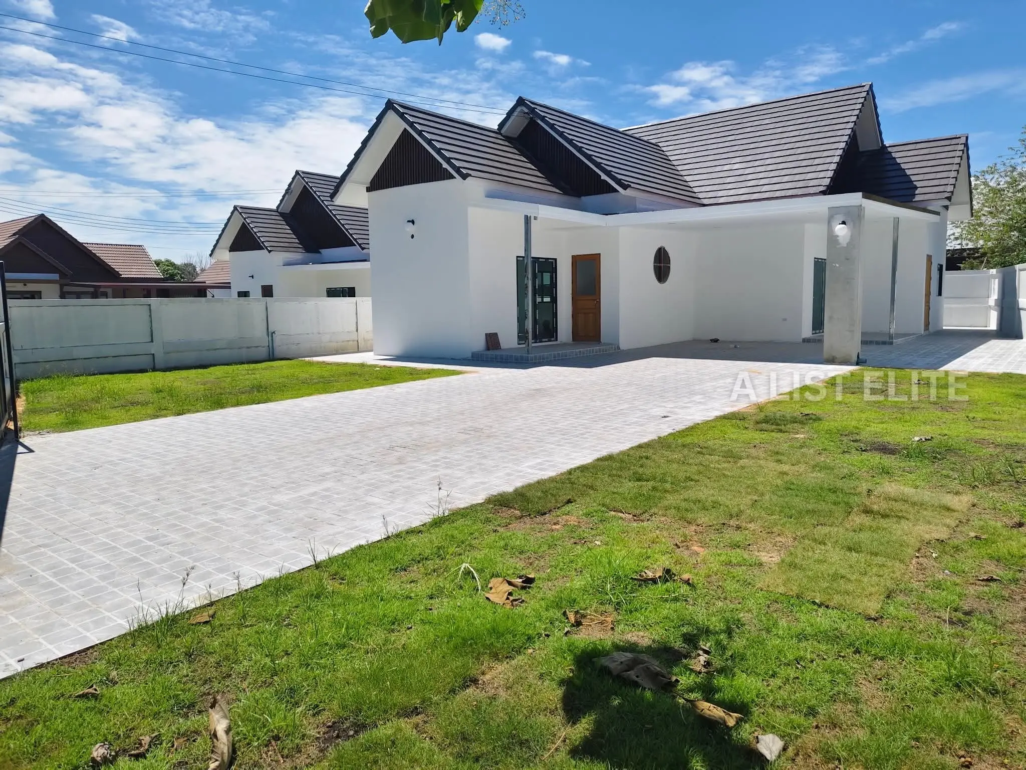 Detached House Near Takhian Tia Subdistrict Municipality Office.