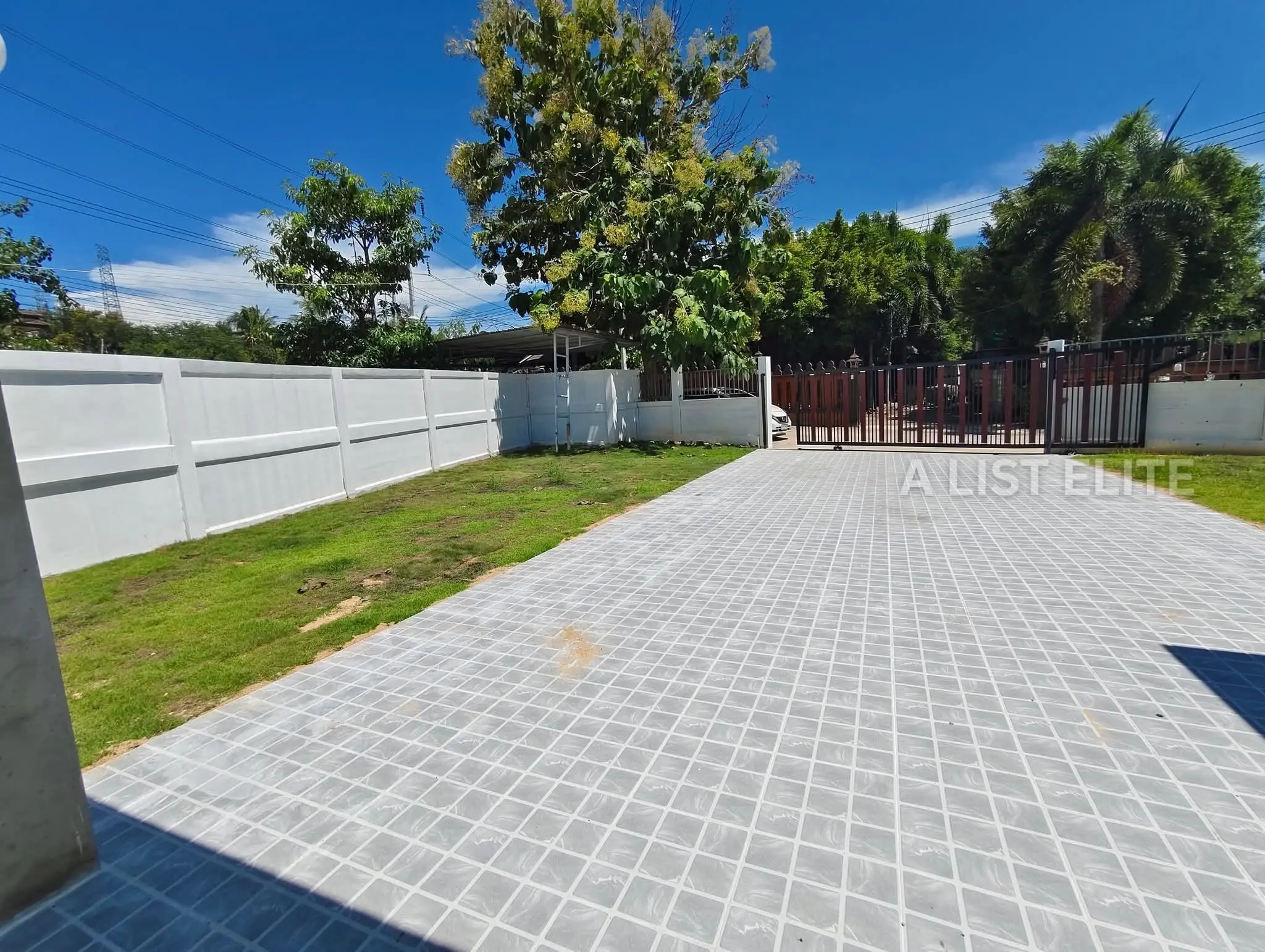 Detached House Near Takhian Tia Subdistrict Municipality Office.