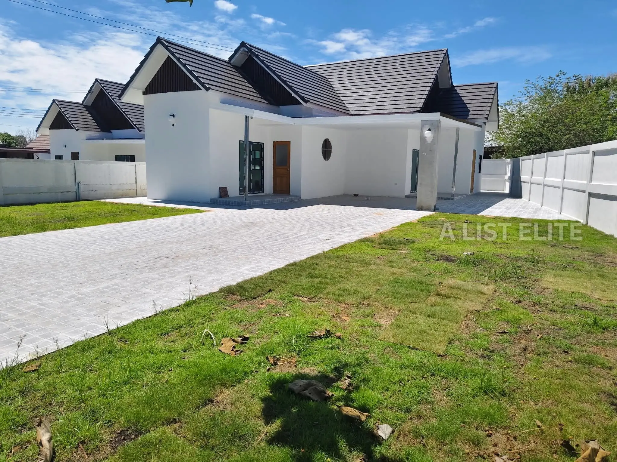 Detached House Near Takhian Tia Subdistrict Municipality Office.