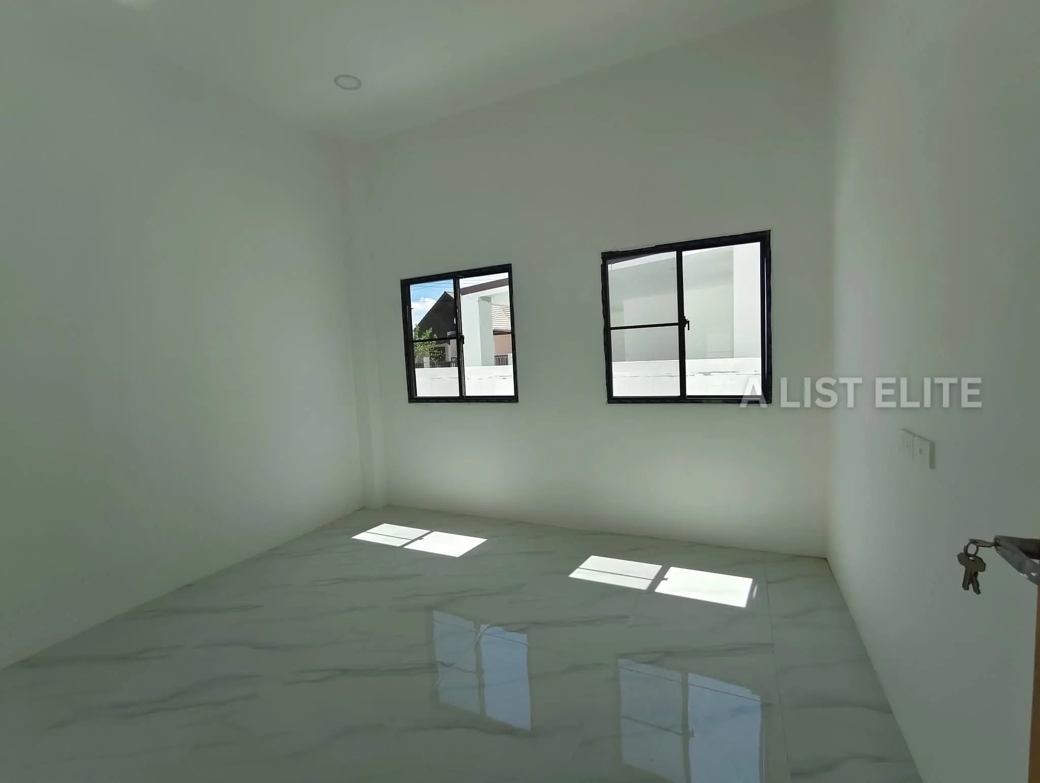 Detached House Near Takhian Tia Subdistrict Municipality Office.