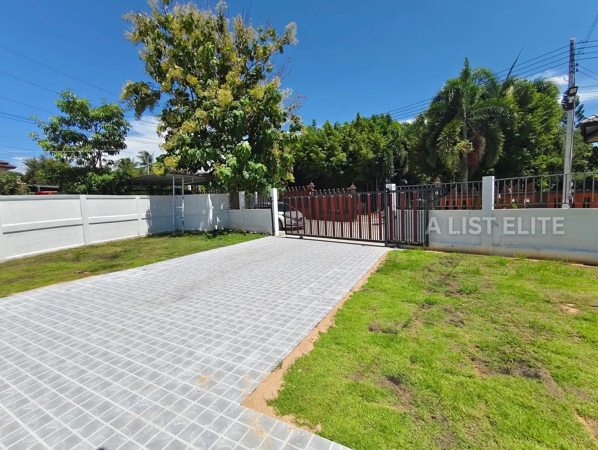Detached House Near Takhian Tia Subdistrict Municipality Office.