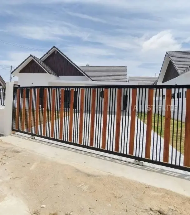 Detached House Near Takhian Tia Subdistrict Municipality Office.