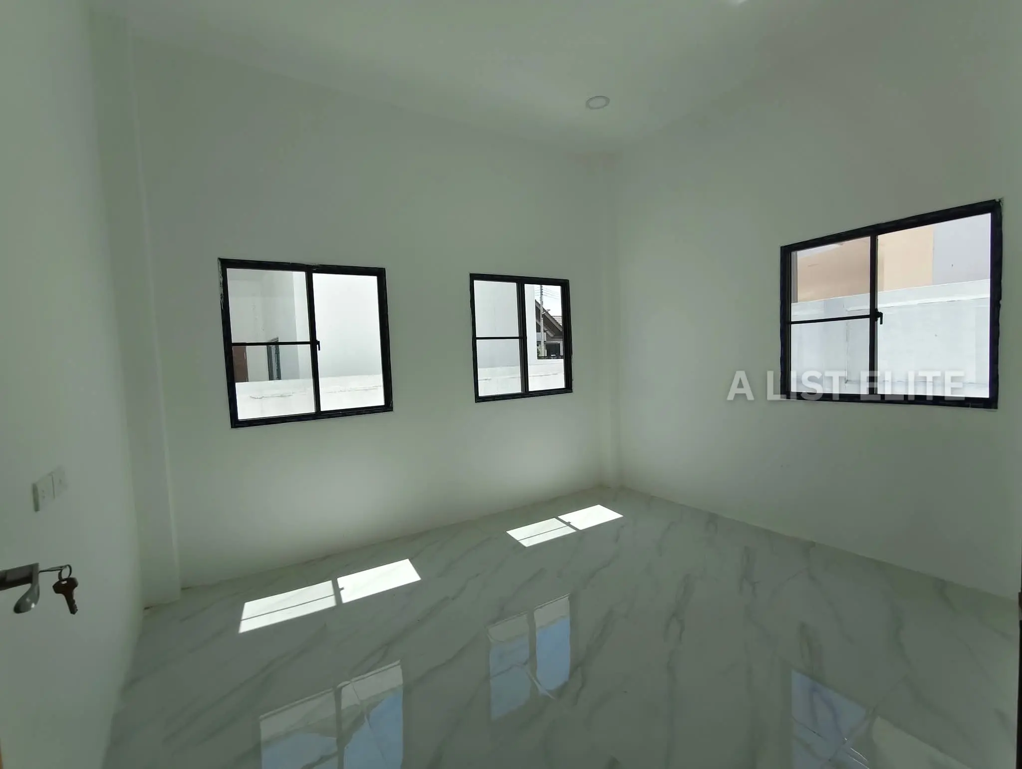 Detached House Near Takhian Tia Subdistrict Municipality Office.