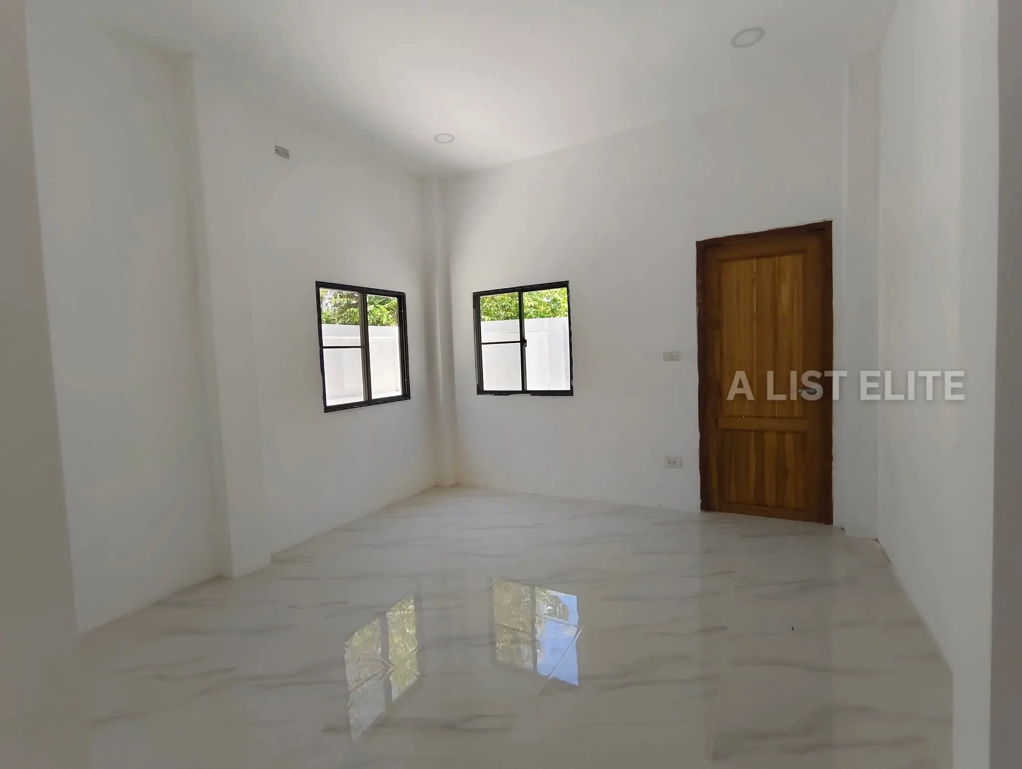 Detached House Near Takhian Tia Subdistrict Municipality Office.