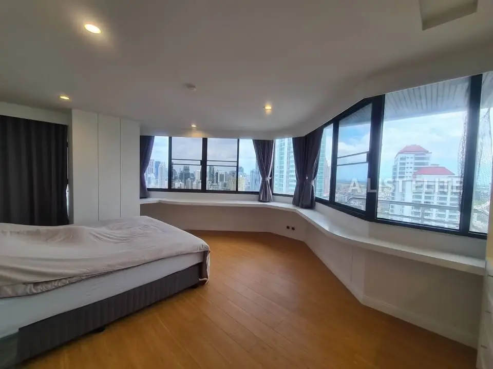 Lake Avenue Sukhumvit 16