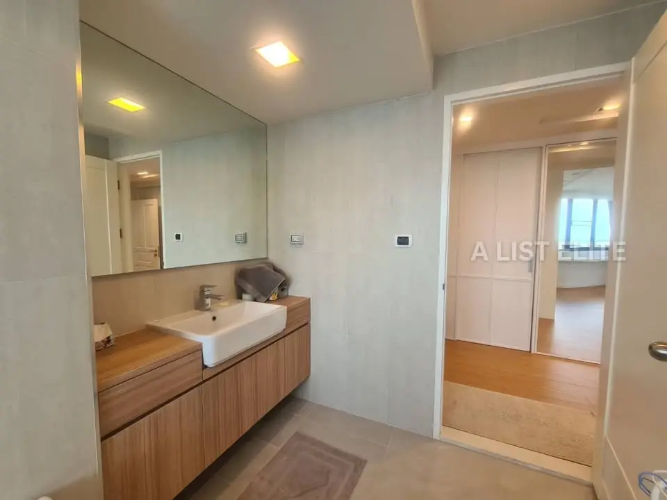 Lake Avenue Sukhumvit 16
