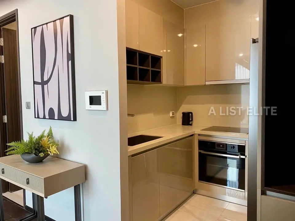 LAVIQ SUKHUMVIT 57