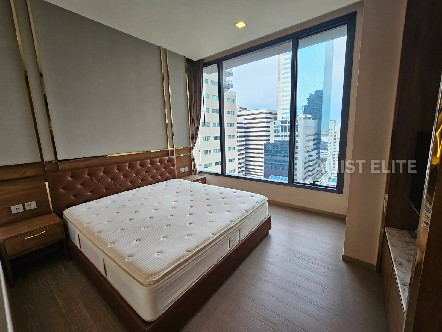 The Esse Asoke Sukhumvit 21