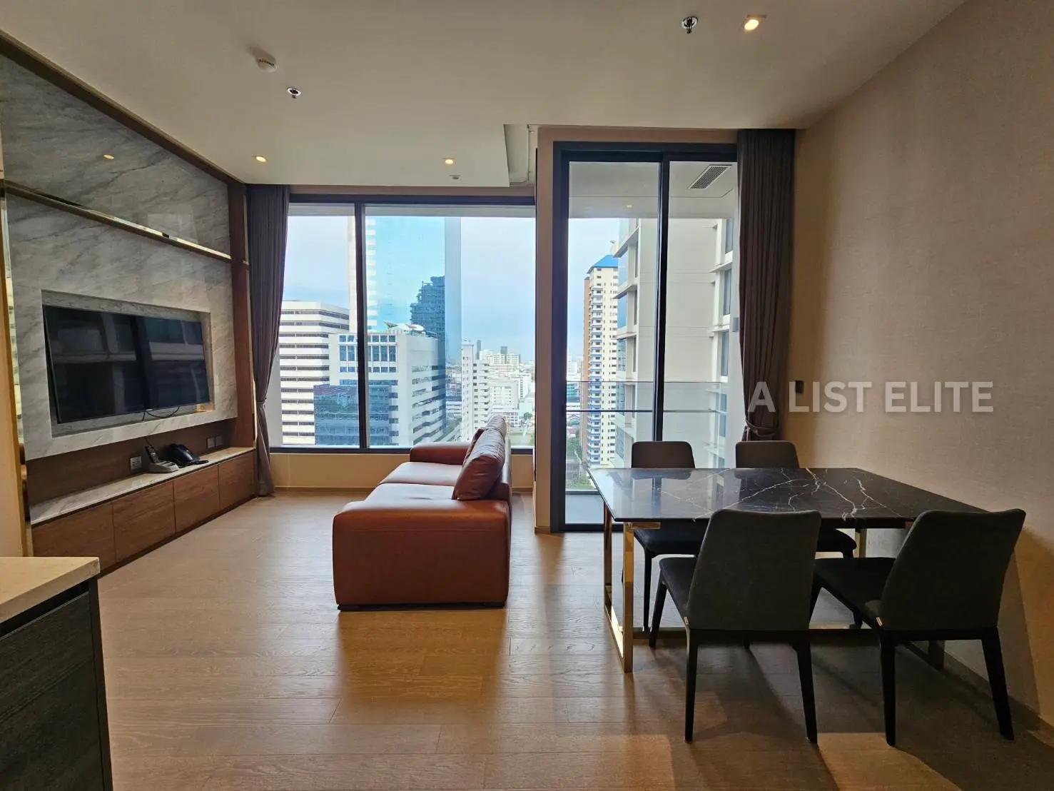 The Esse Asoke Sukhumvit 21