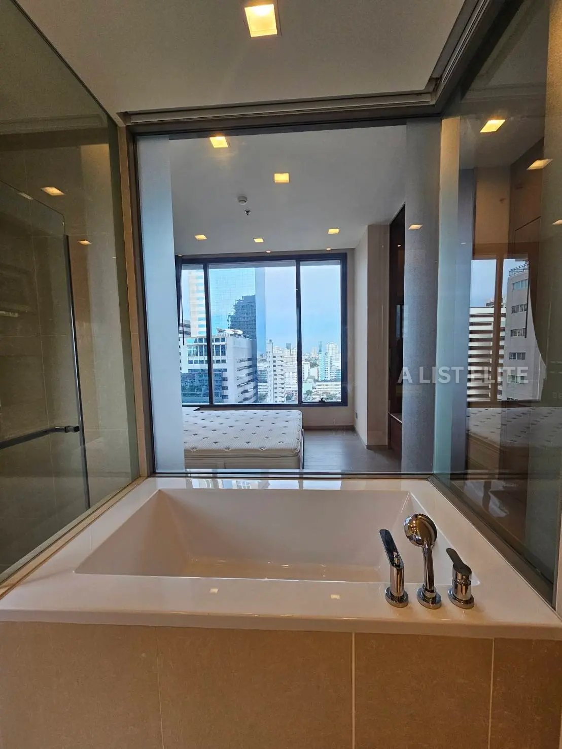The Esse Asoke Sukhumvit 21