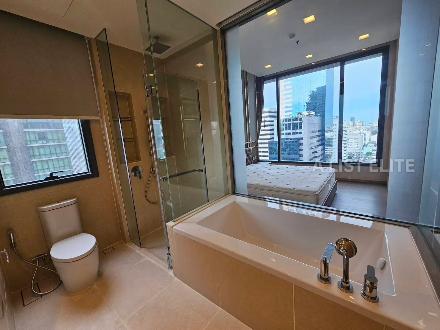 The Esse Asoke Sukhumvit 21