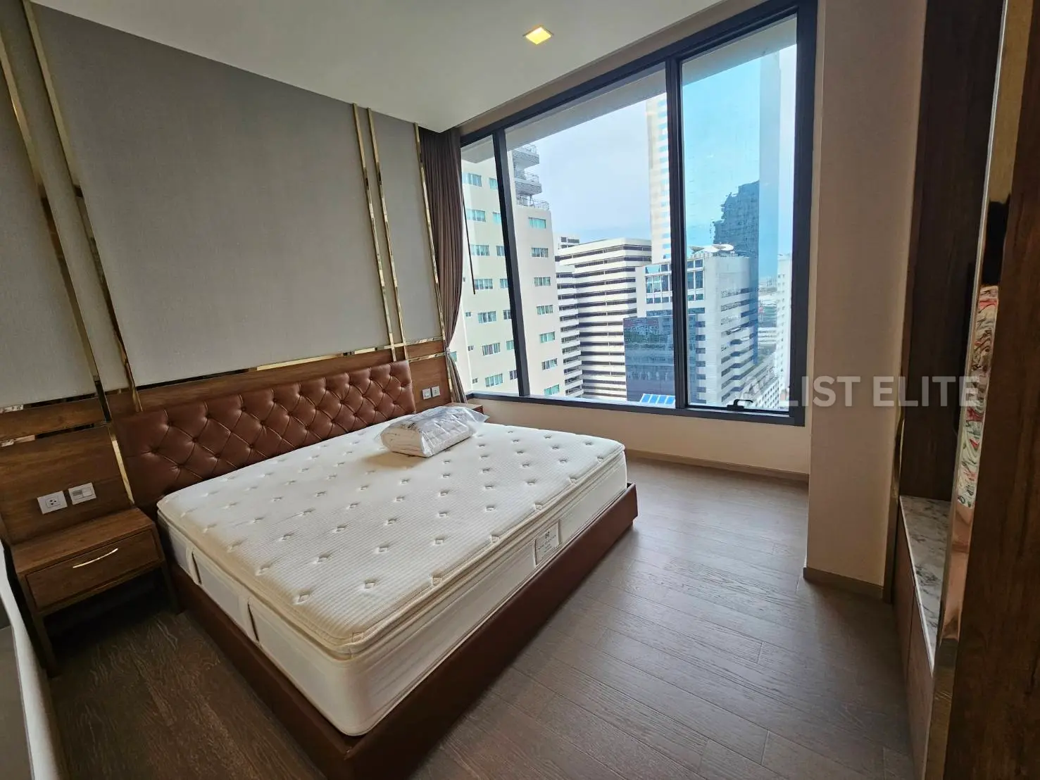 The Esse Asoke Sukhumvit 21