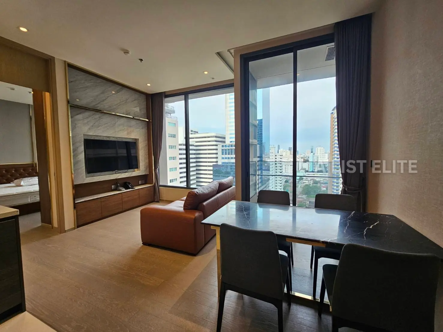 The Esse Asoke Sukhumvit 21