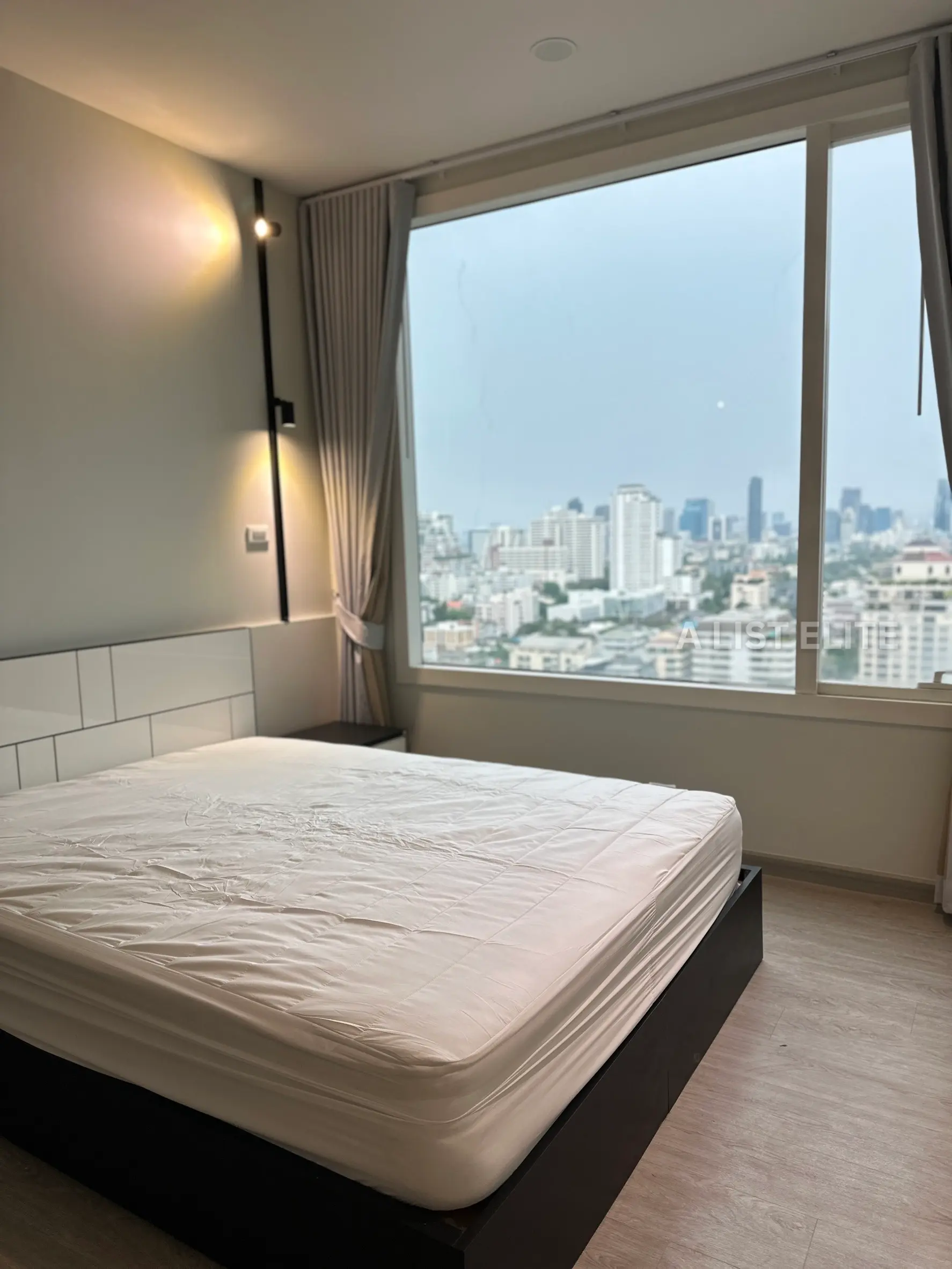 Wind Sukhumvit 23