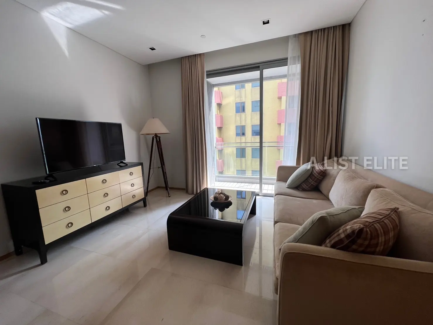 Saladaeng Residences ศาลาแดง เรสซิเดนเซส