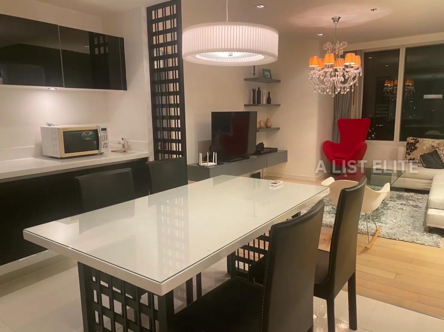 Eight Thonglor Residence