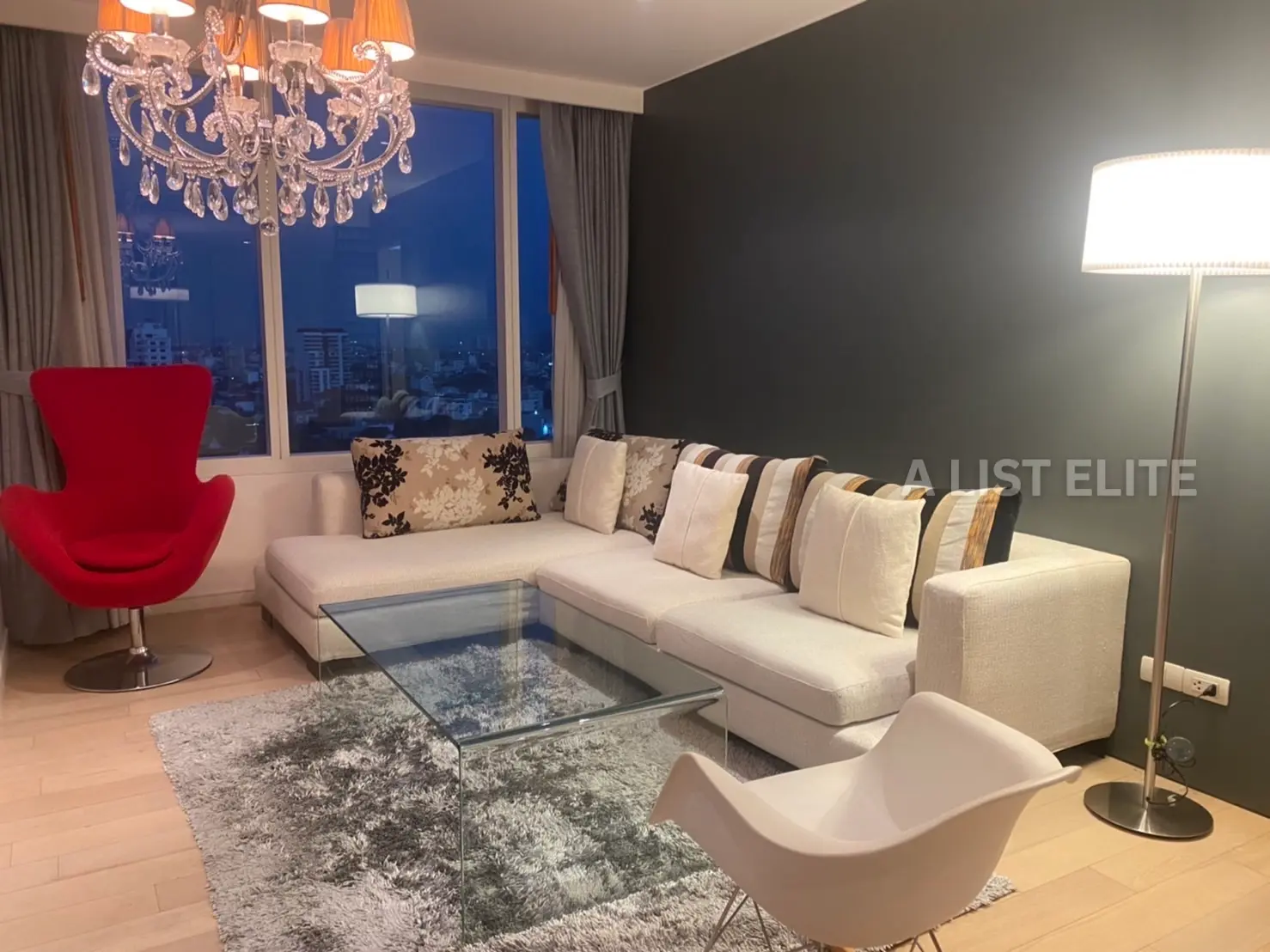 Eight Thonglor Residence