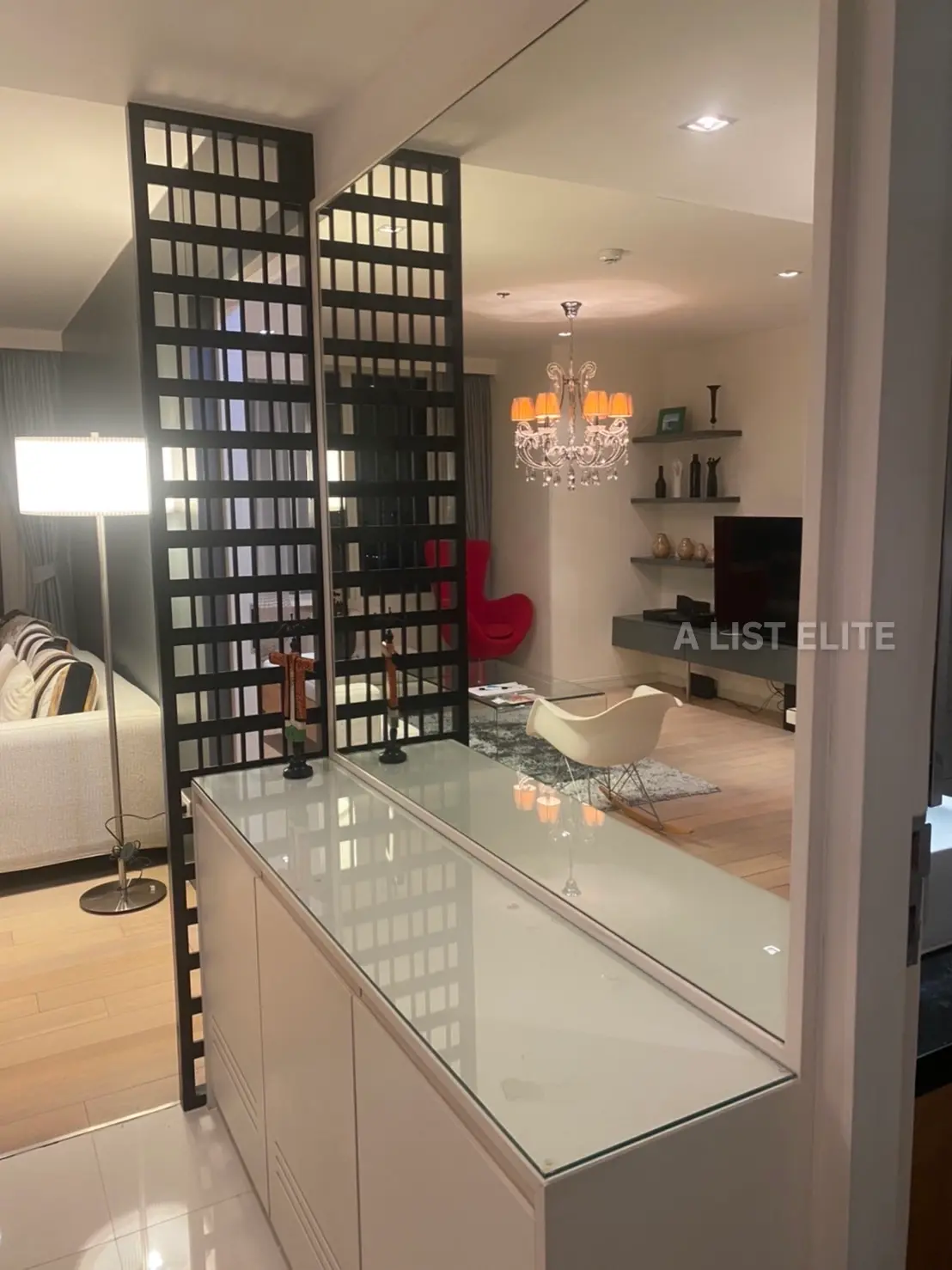 Eight Thonglor Residence