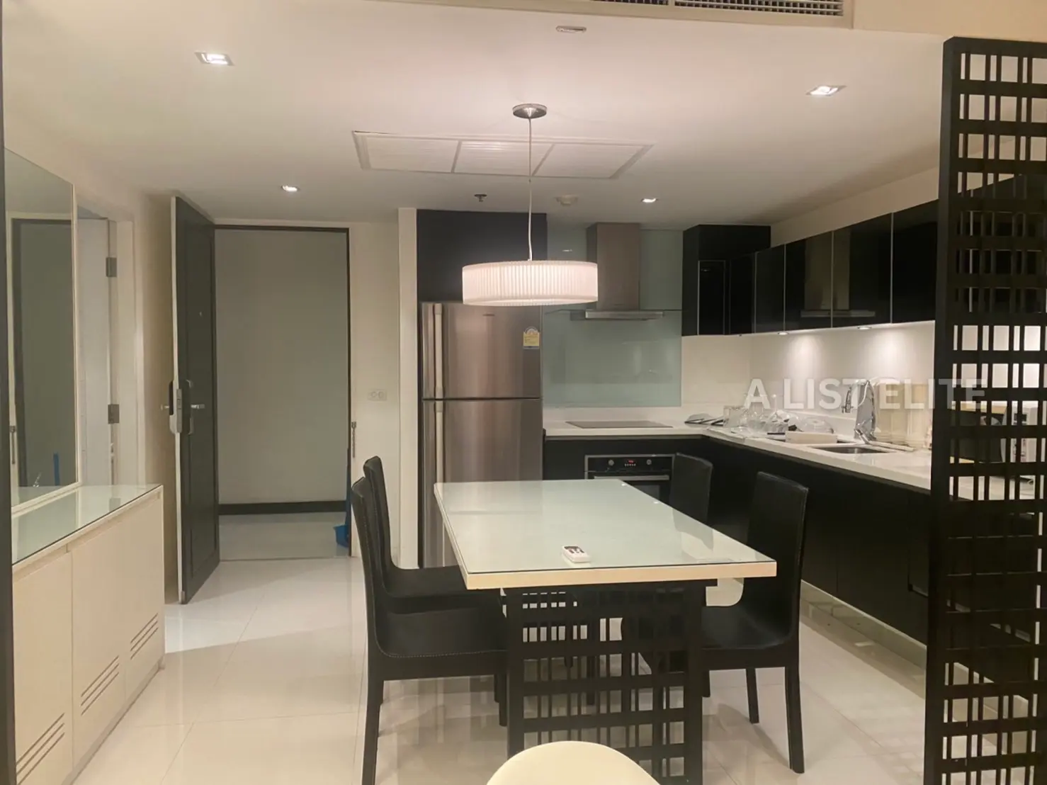 Eight Thonglor Residence