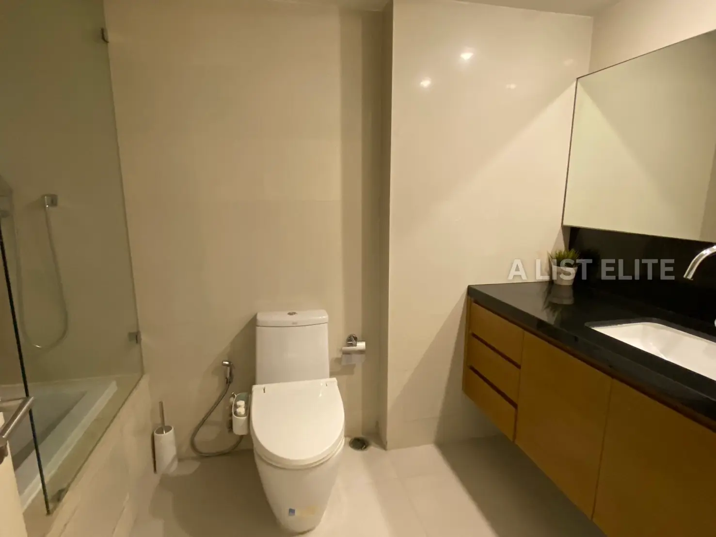Eight Thonglor Residence