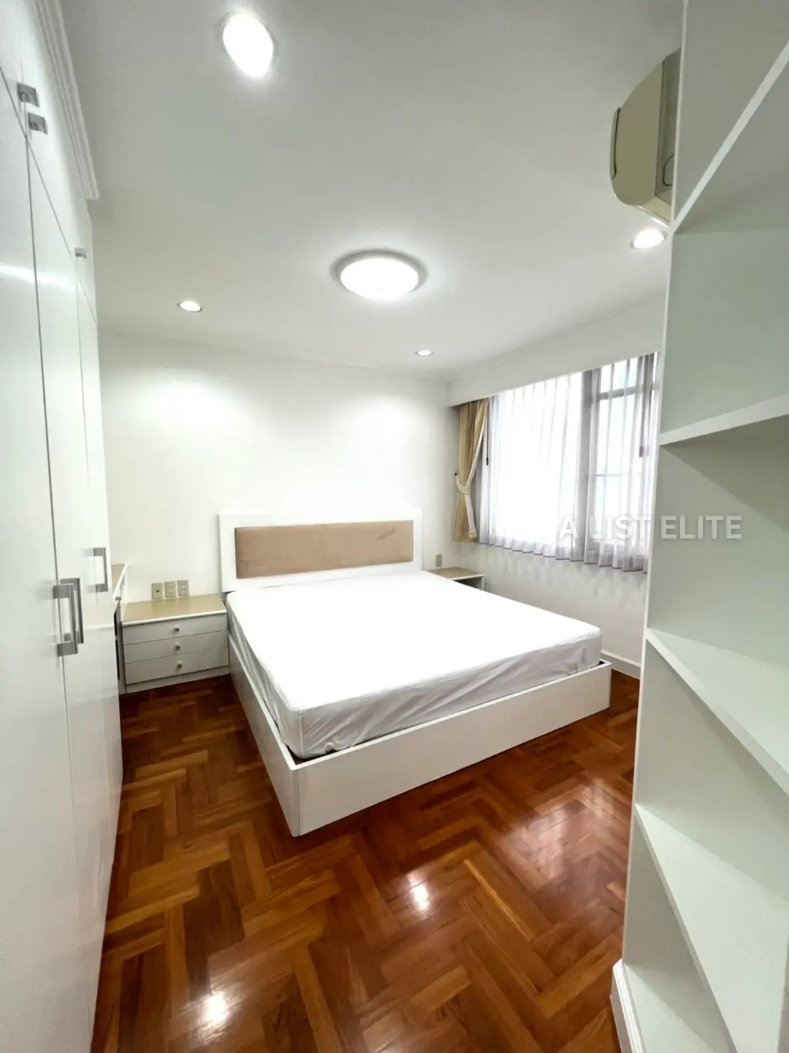 Acadamia Grand Tower
