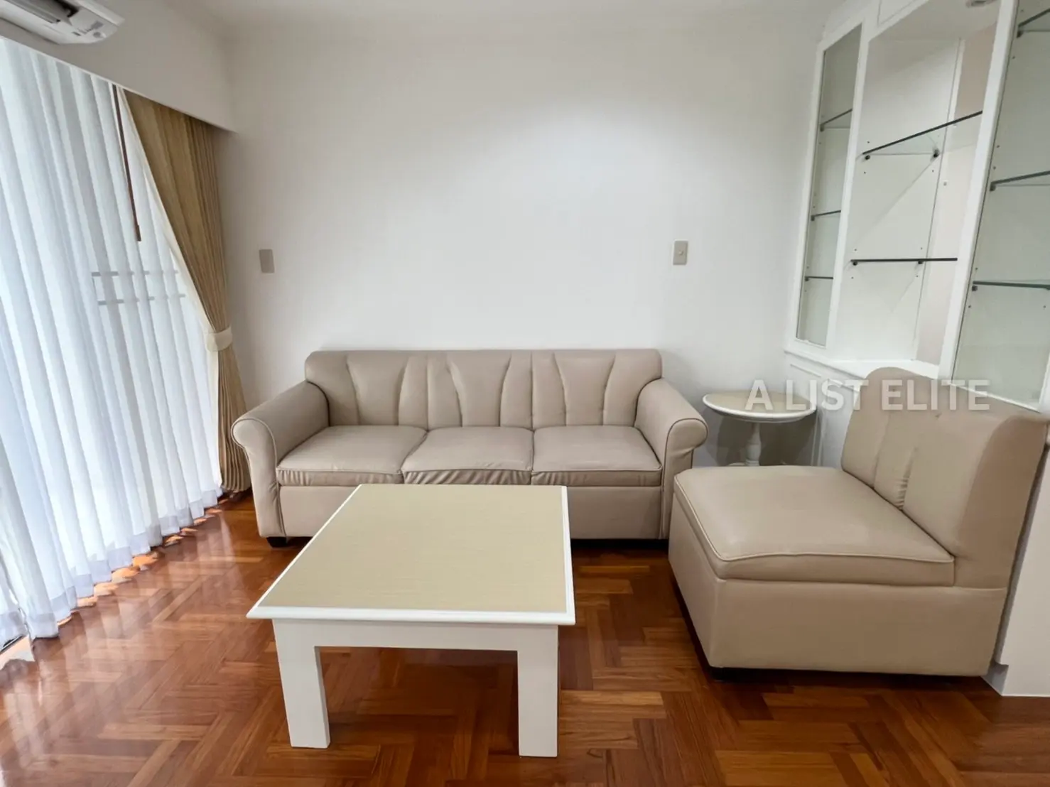 Acadamia Grand Tower