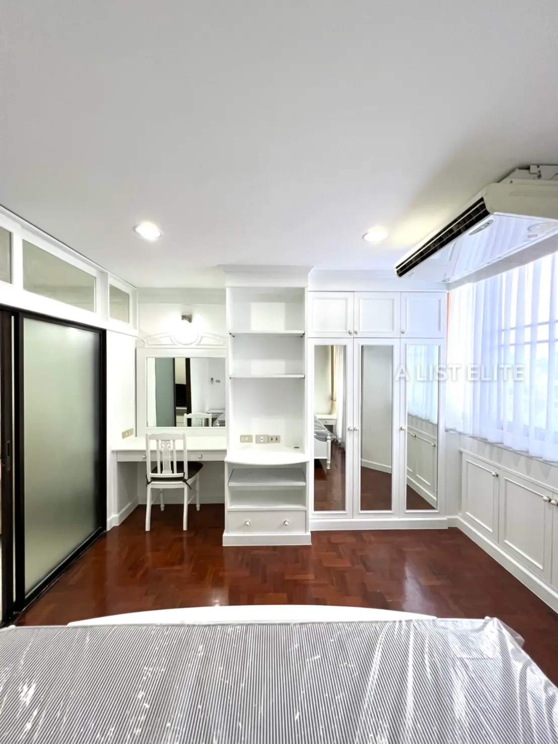 supalai place