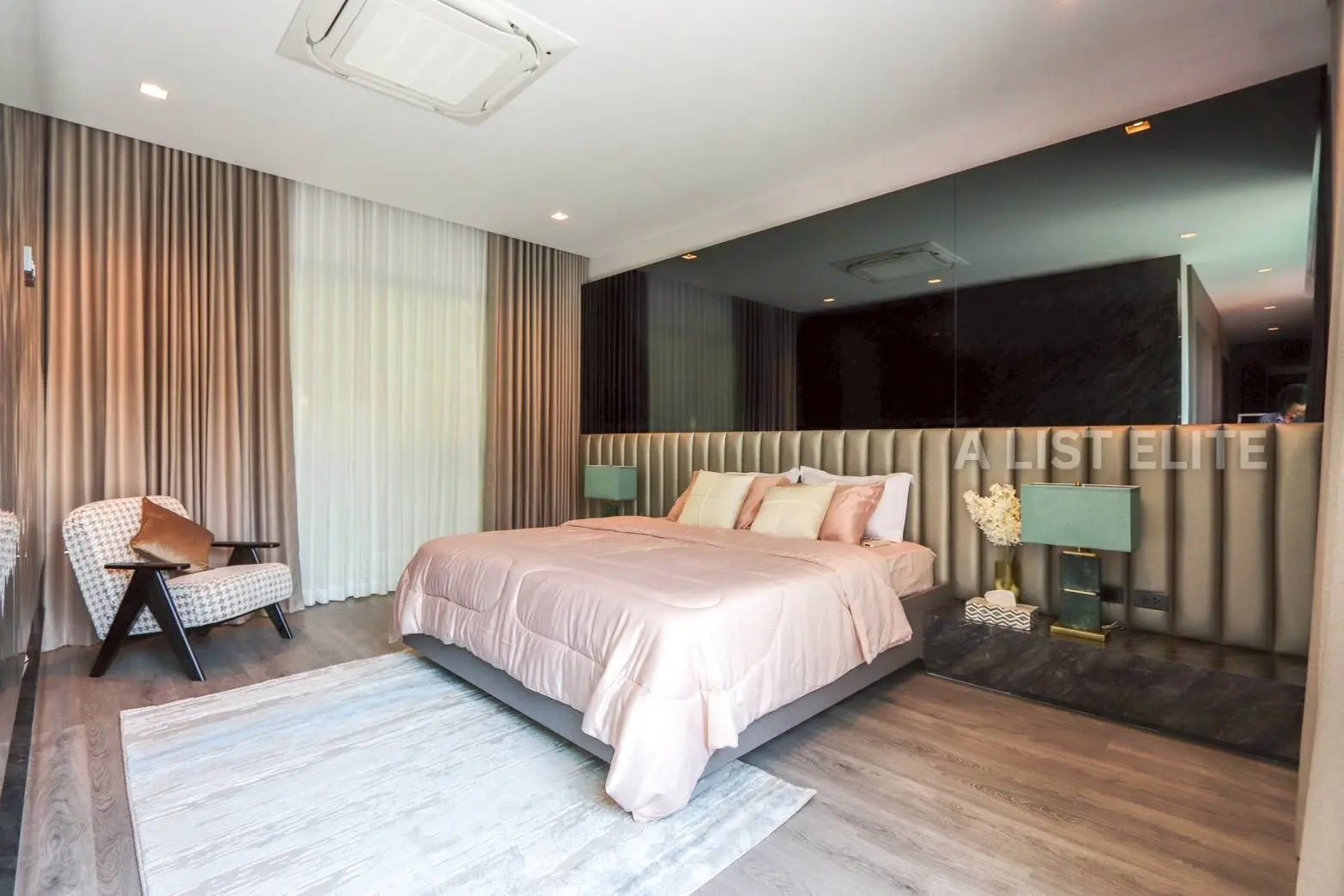 Luxury Ava House Pattaya
