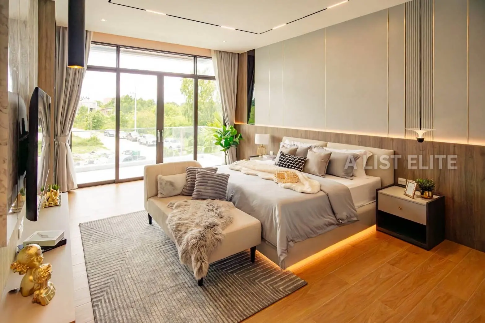 Tree Villa Luxury Pool Villa Pattaya