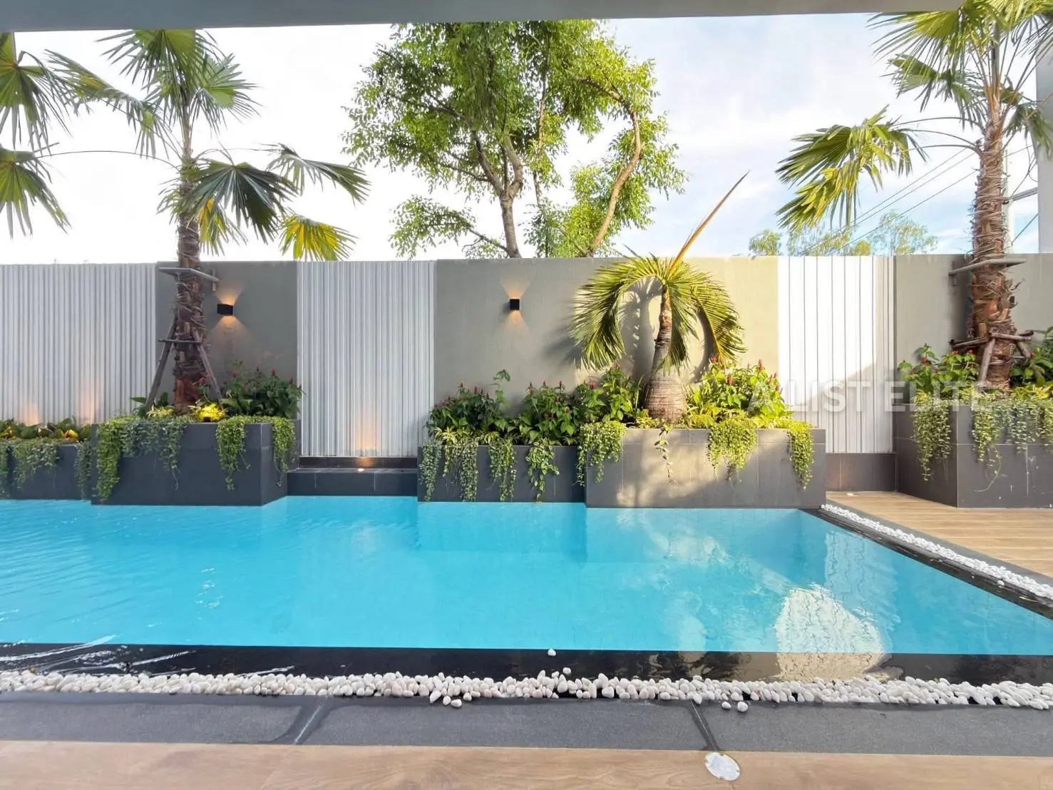 Tree Villa Luxury Pool Villa Pattaya