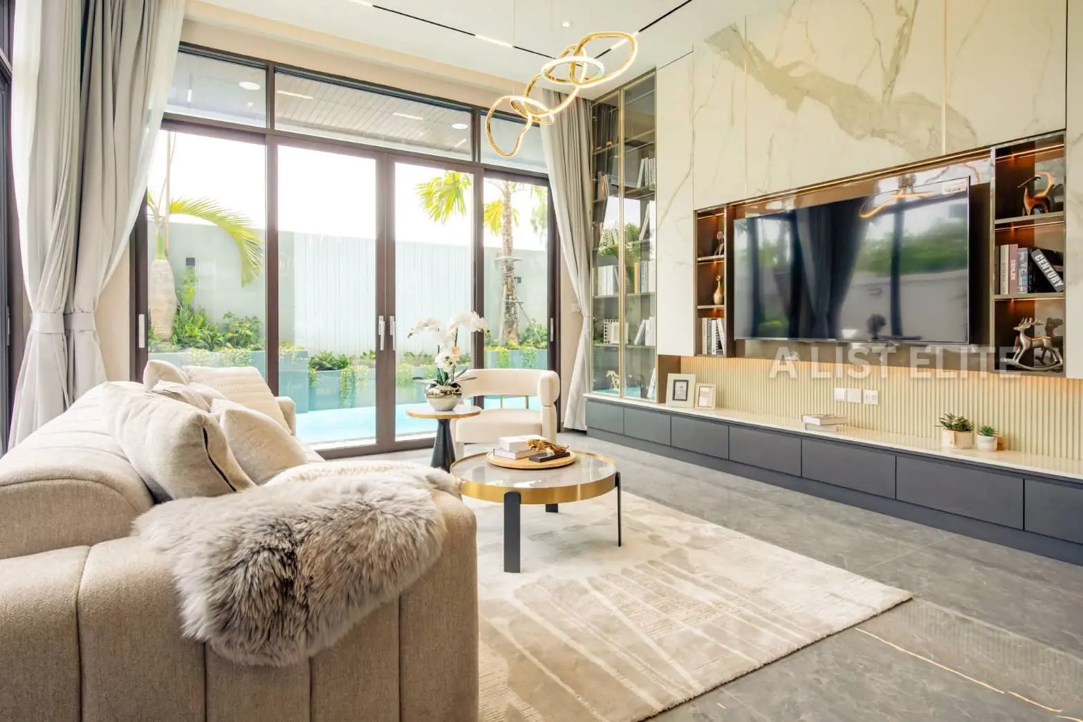 Tree Villa Luxury Pool Villa Pattaya