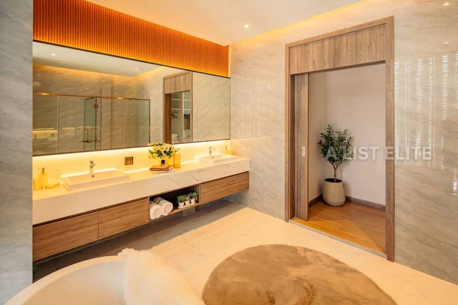 Tree Villa Luxury Pool Villa Pattaya