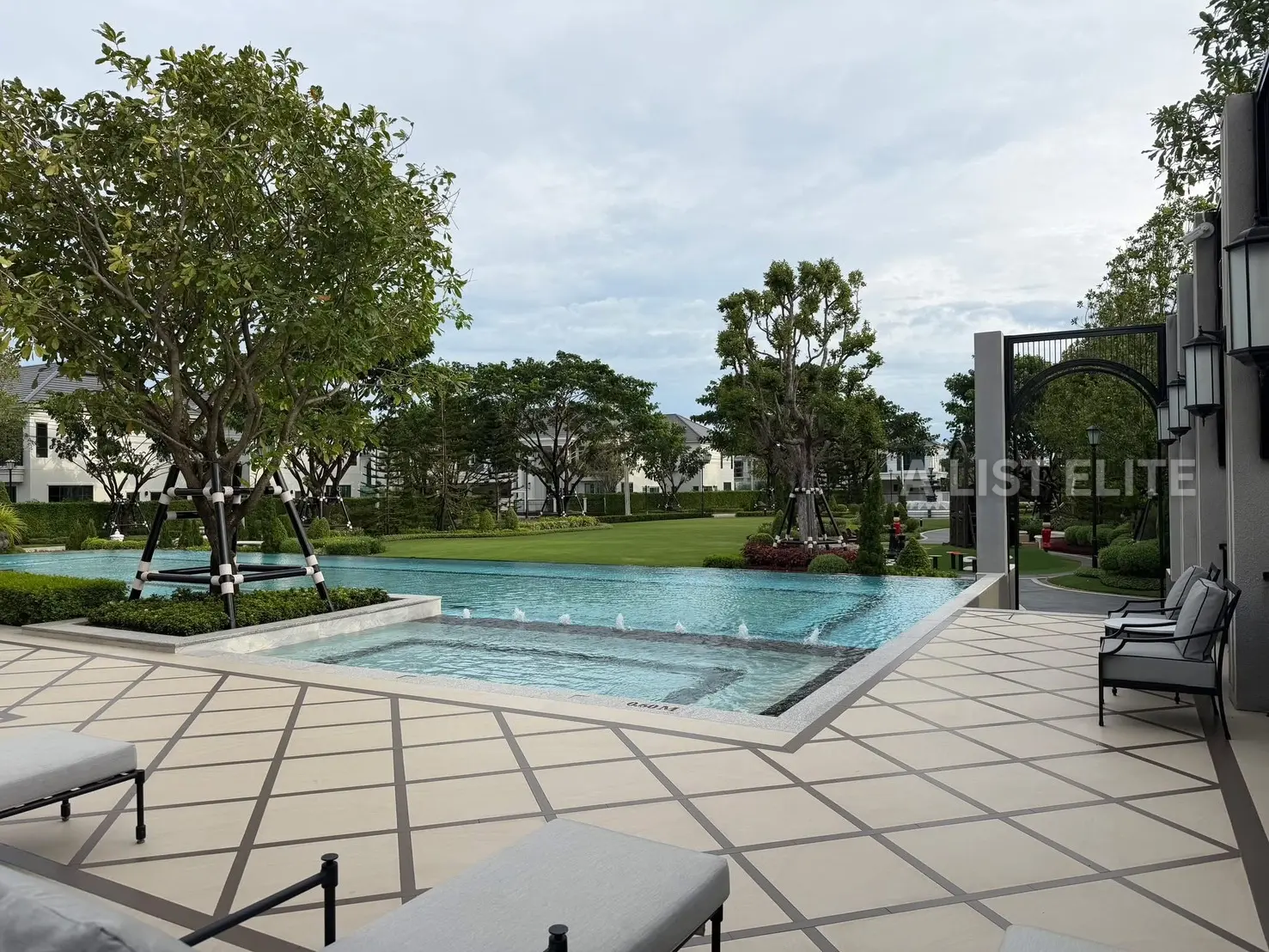 เศรษฐสิริ บางนา กม.10