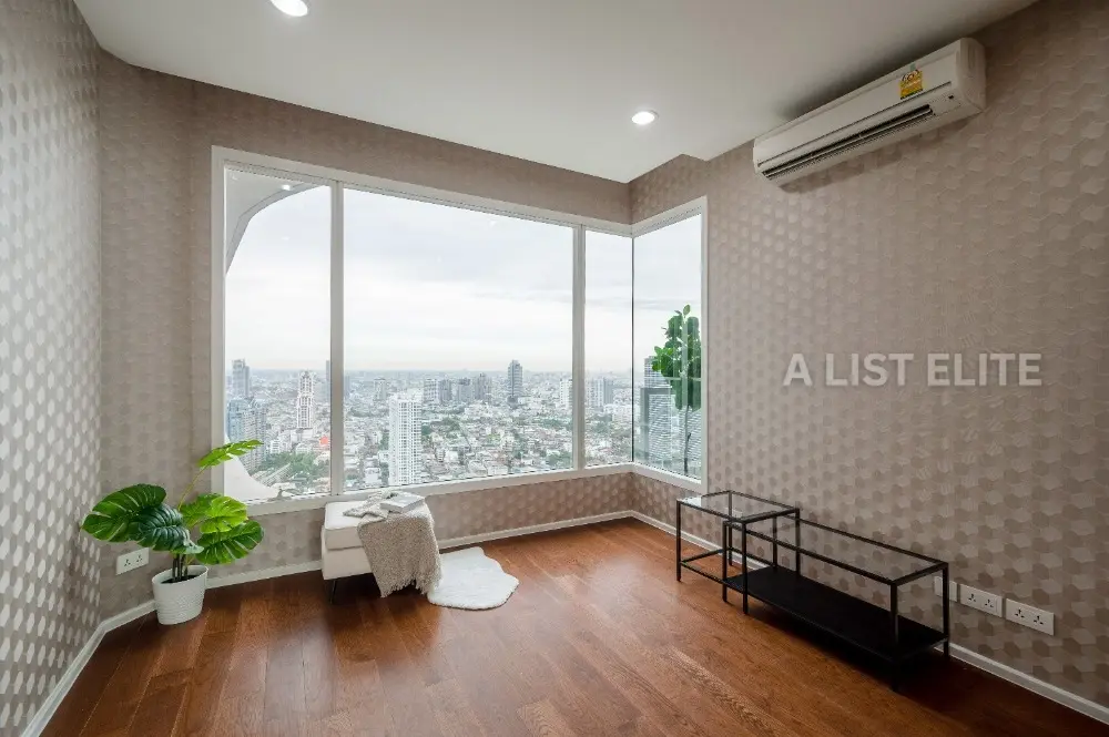 Menam Residences
