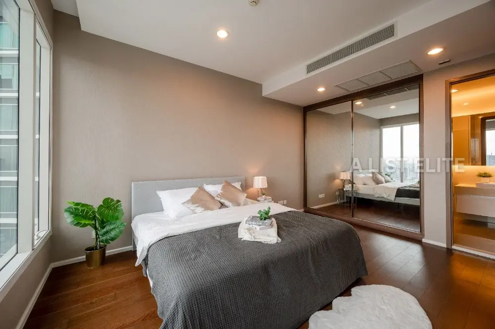 Menam Residences