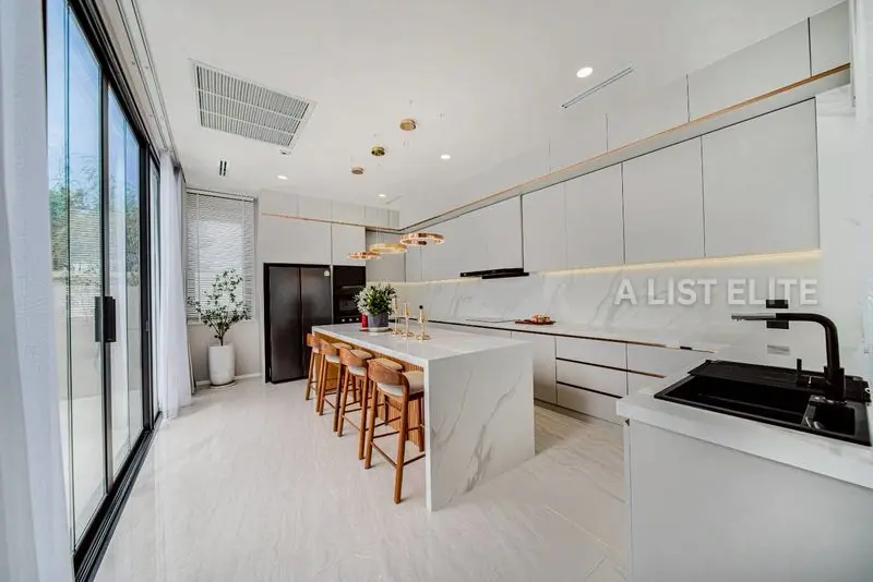 CHIEFTAIN by PATTA Pattaya