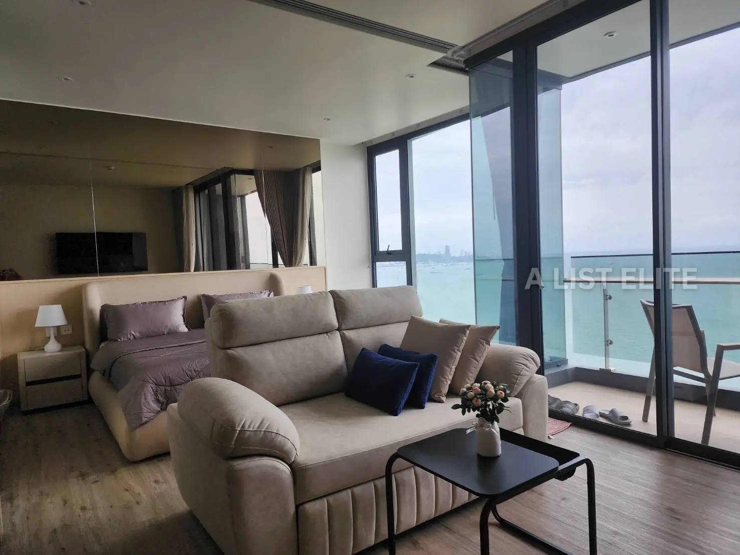 Arom Wongamat Pattaya